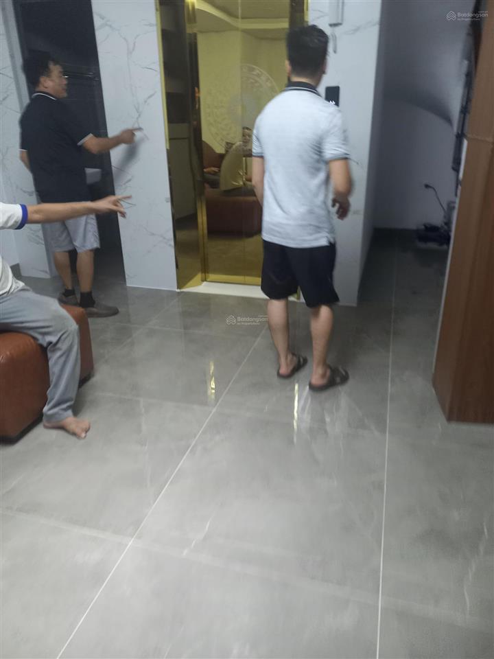 Phố cầu giấy, phân lô ô tô tránh 39m nhà mới kính koong 7 tầng thang máy thoáng trước sau