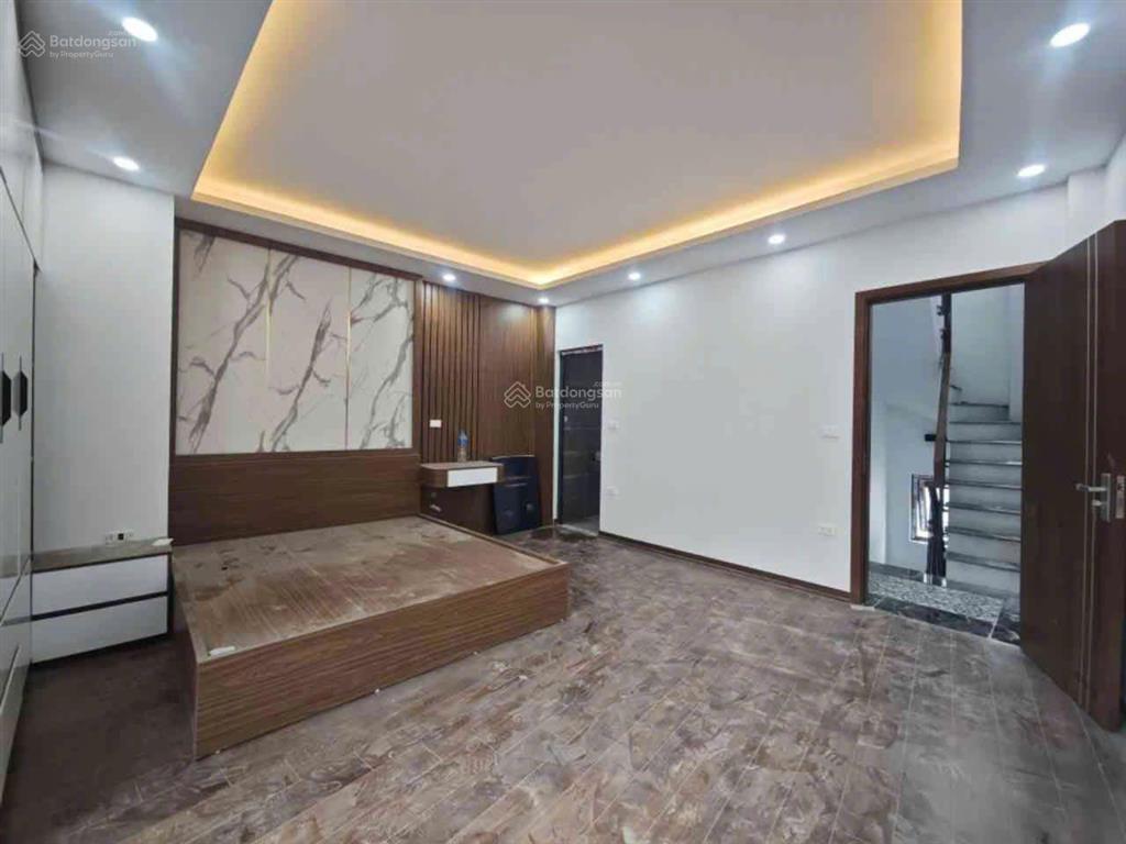 Phố cầu giấy, phân lô ô tô tránh 39m nhà mới kính koong 7 tầng thang máy thoáng trước sau