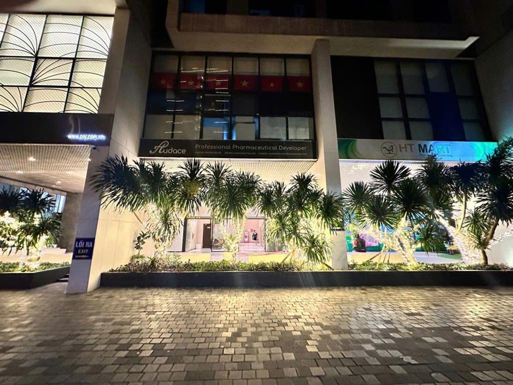 Chung cư cao cấp center point 110 cầu giấy 53m 2 ngủ full nội thất tầng trung, view thoáng mát