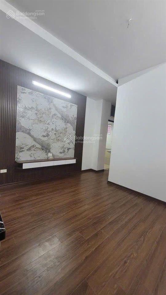 Bán gấp căn hộ ccmn tầng 2 phố đình thôn 52m22 ngủ thang máy full đồ  gần bến xe mỹ đình, gần chợ