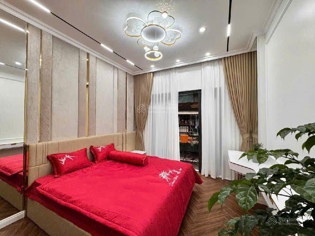 Giảm 2 tỷ phân lô hoàng quốc việt, cầu giấy nhà mới như khách sạn 5 sao 60m 6 tầngô tô ngủ trong