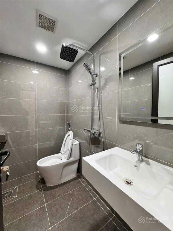 Giảm 2 tỷ phân lô hoàng quốc việt, cầu giấy nhà mới như khách sạn 5 sao 60m 6 tầngô tô ngủ trong