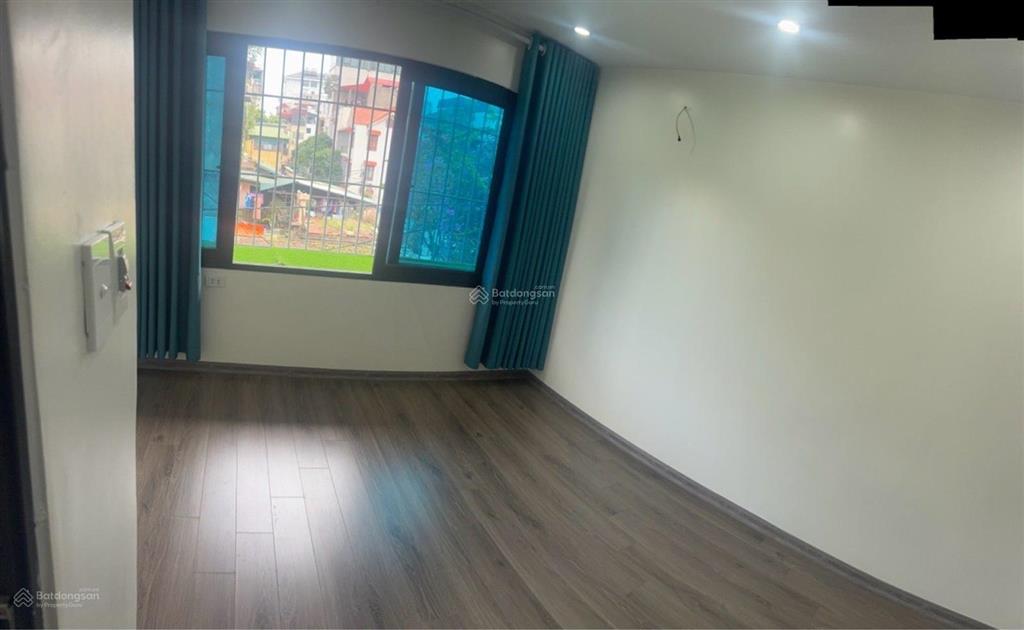 Bán gấp tập thể tầng 3 đồng xa, mai dịch 90m 3 ngủ 2wc thoáng sáng mọi phòng, tiện ích bạt ngàn
