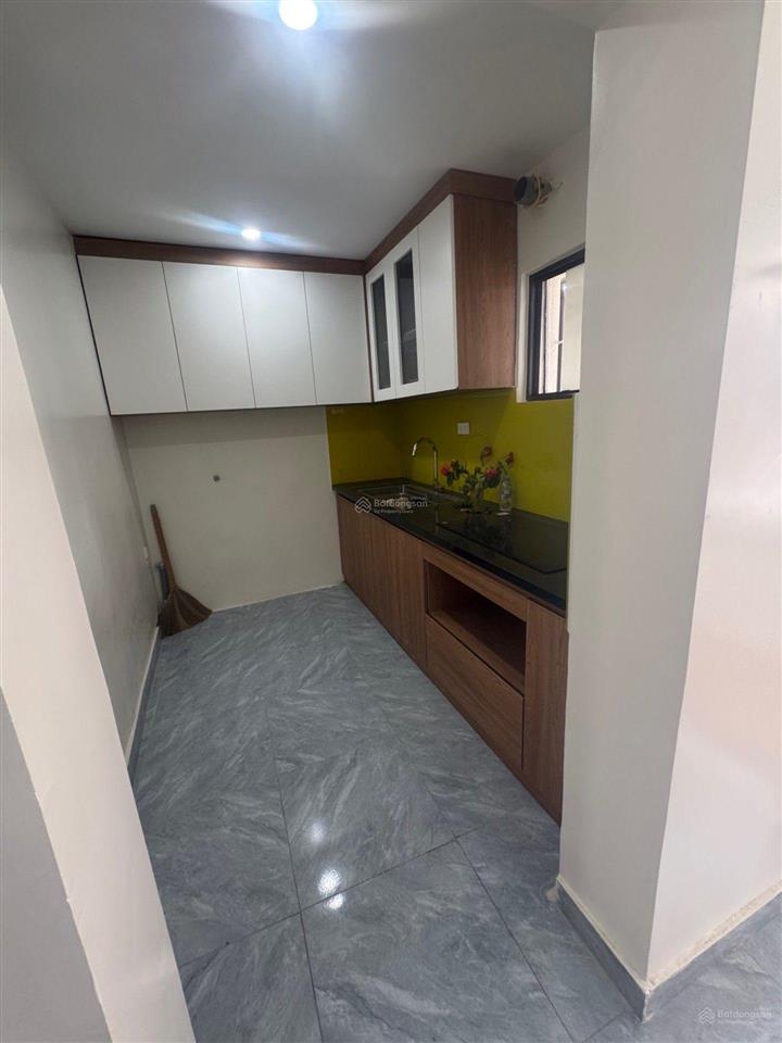 Bán gấp tập thể tầng 3 đồng xa, mai dịch 90m 3 ngủ 2wc thoáng sáng mọi phòng, tiện ích bạt ngàn