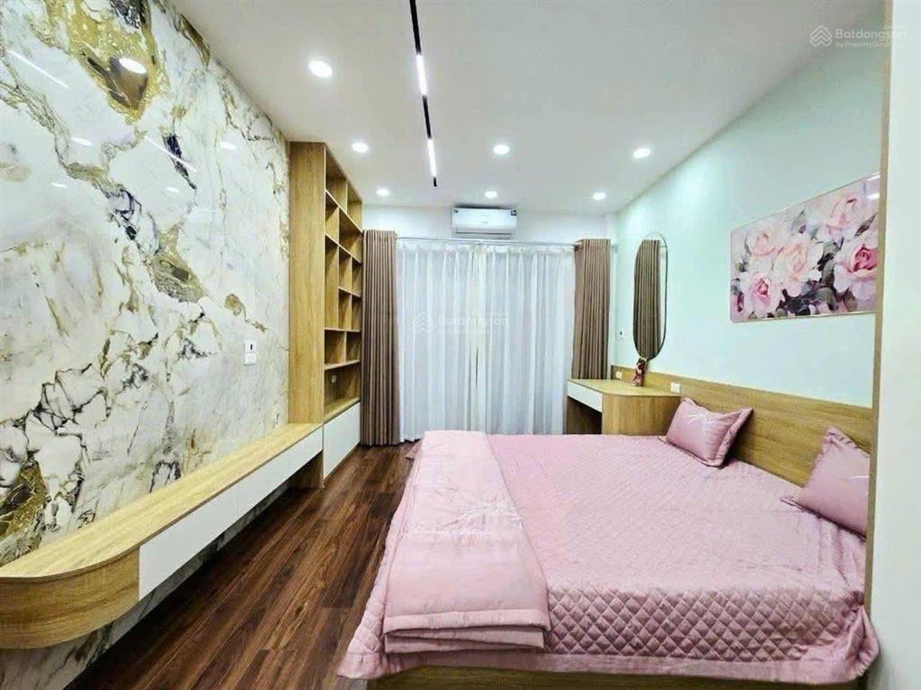 #phân lô phố xuân thủy 35m  6 tầng thang máy nhà mới đẹp gần phố ô tô đỗ, tiện ích bạt ngàn