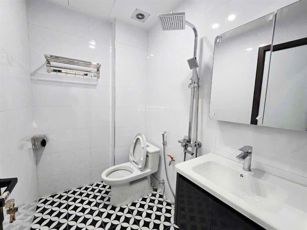 #phân lô phố xuân thủy 35m  6 tầng thang máy nhà mới đẹp gần phố ô tô đỗ, tiện ích bạt ngàn