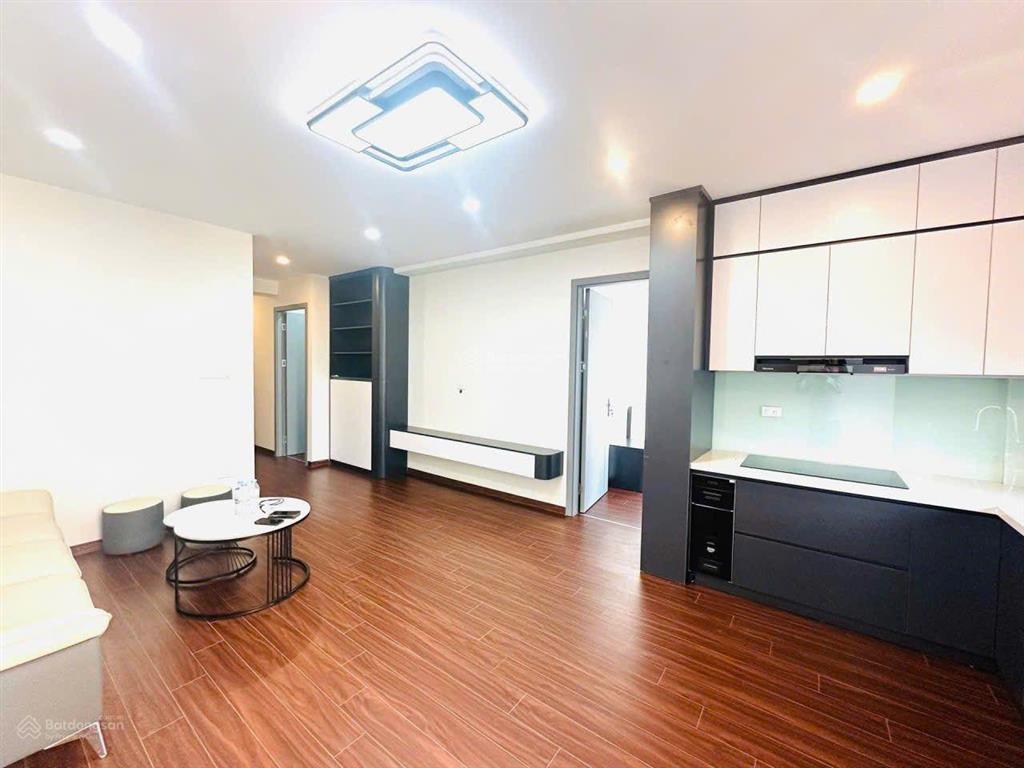 Chung cư b10b nam trung yên, cầu giấy 70m 3 ngủ, 2wc tầng giữa, lô góc sáng thoáng, view đẹp