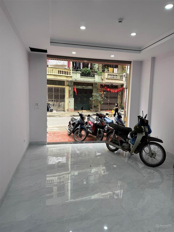 Bán gấp mặt phố phạm thận duật, cầu giấy  50m  8 tầng thang máy thông sàn, phân lô vip ô tô tránh