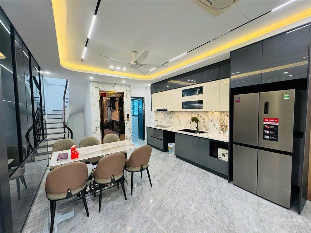 Giảm 2 tỷ phân lô phố phùng chí kiên cầu giấy  56m  7 tầng thang máy  gara 2 ô tô trong nhà