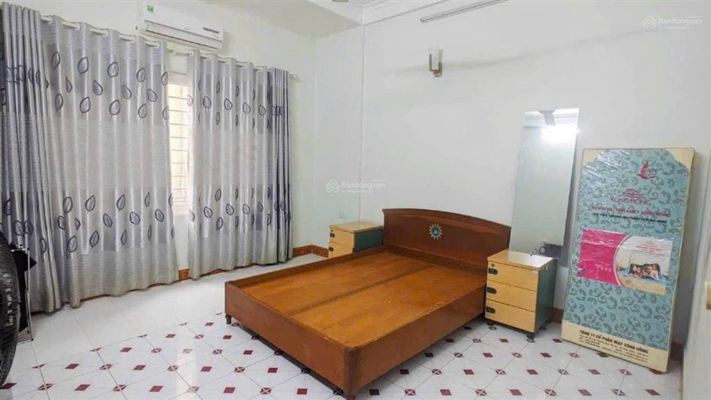 Bán gấp phố dương quảng hàm 47m  4 tầng  ô tô vào nhà kinh doanh, tiện ích xung quanh đỉnh