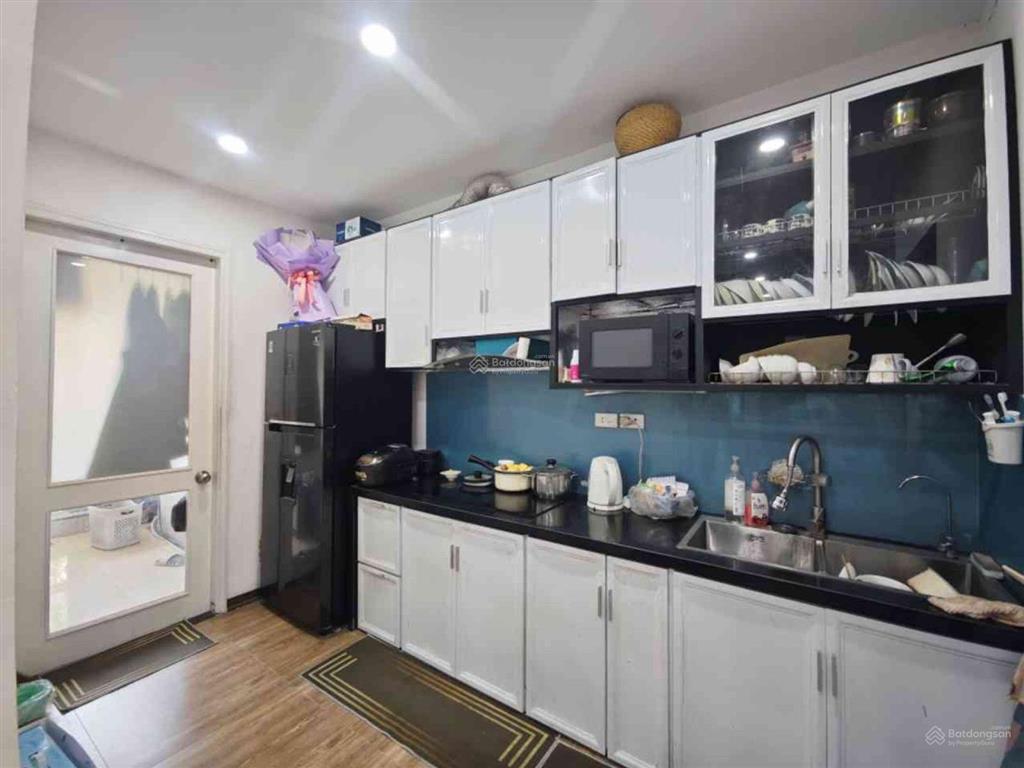 Chung cư 137 nguyễn ngọc vũ, cầu giấy 80m 3 ngủ, 2 wc  tầng đẹp, full nội thất, view đẹp,