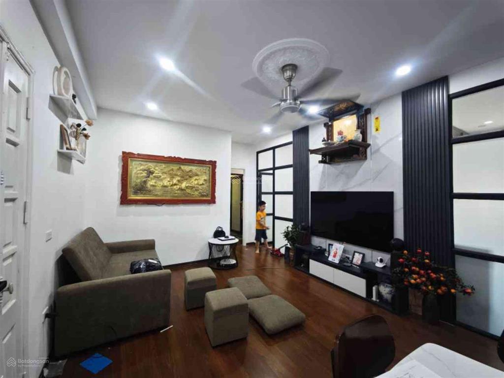 Chung cư 137 nguyễn ngọc vũ, cầu giấy 80m 3 ngủ, 2 wc  tầng đẹp, full nội thất, view đẹp,