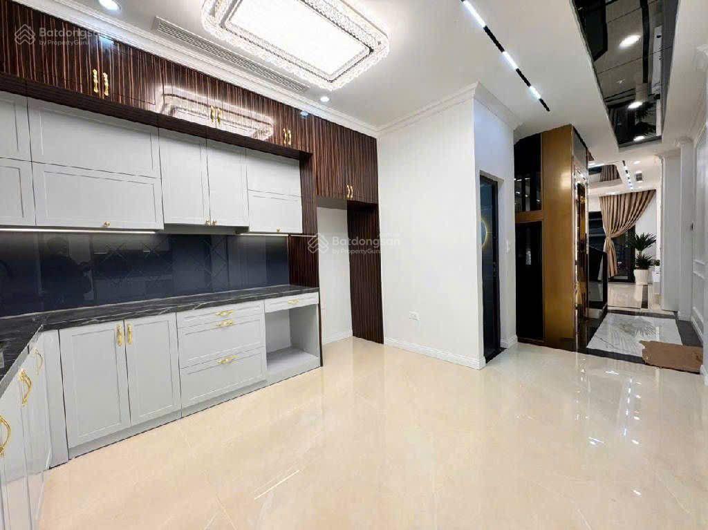 Bán gấp giảm 2 tỷ hoàng quốc việt, cầu giấy. nhà mới như khách sạn 5 sao, 60m², 6 tầng, ô tô ngủ