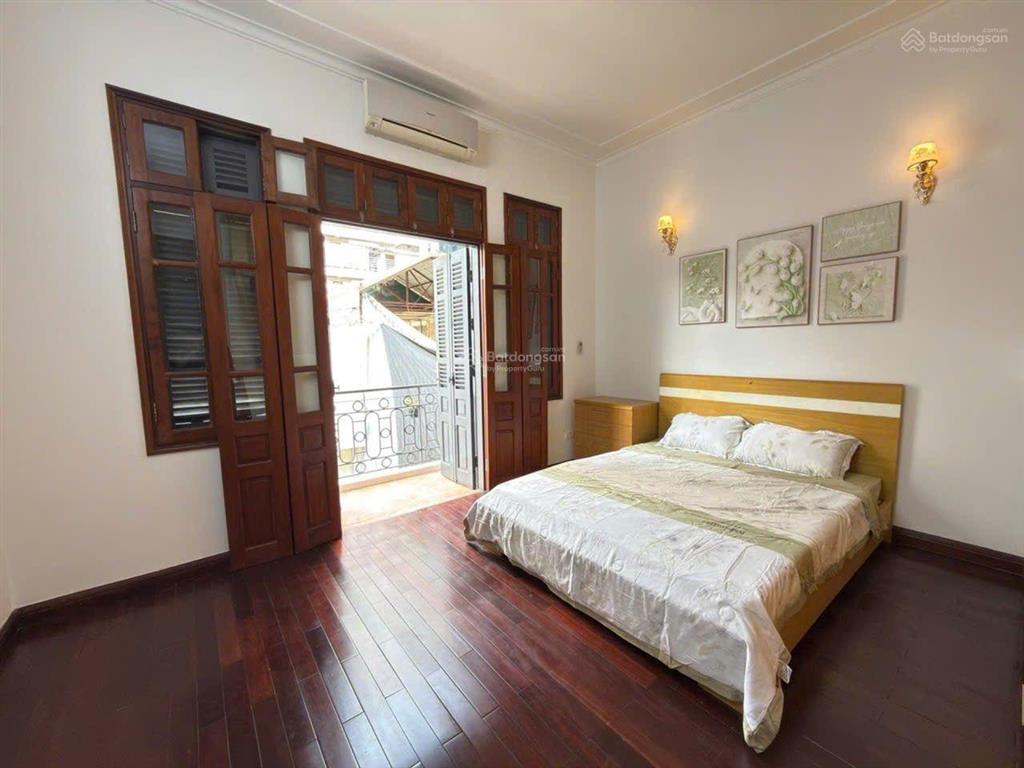 Bán gấp phố trần quốc hoàn, cầu giấy 60m  5 tầng, ô chờ thang máy  ô tô ngủ trong nhà, kd đỉnh