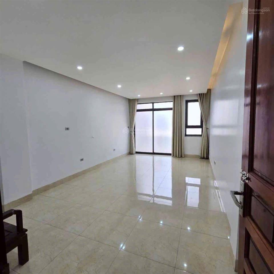 Bán gấp phố chùa hà 62m  4 tầng, khung cột bê tông chắc chắn lên tầng và lắp thang máy đỉnh