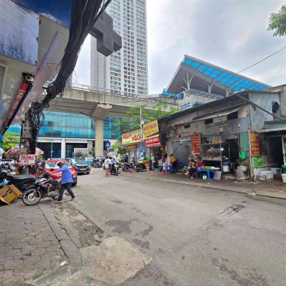Bán gấp phố chùa hà 62m  4 tầng, khung cột bê tông chắc chắn lên tầng và lắp thang máy đỉnh