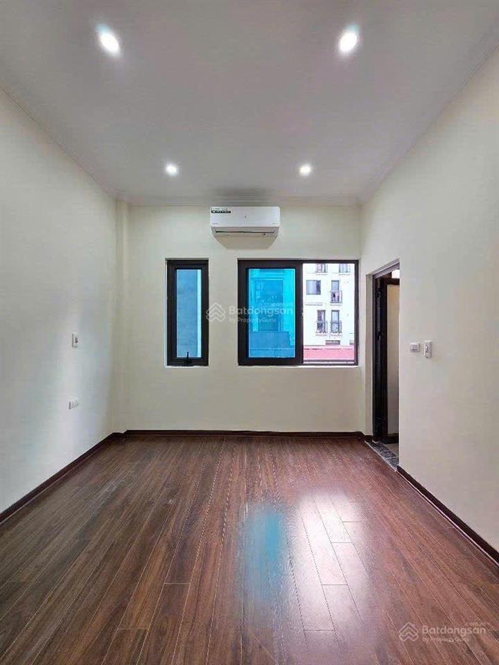 Bán gấp phố dương quảng hàm 47m  5 tầng thang máy  mặt 4,8m  ô tô tải vào nhà 2 mặt ngõ kd