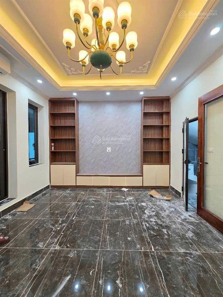 Bán gấp phố dương quảng hàm 47m  5 tầng thang máy  mặt 4,8m  ô tô tải vào nhà 2 mặt ngõ kd