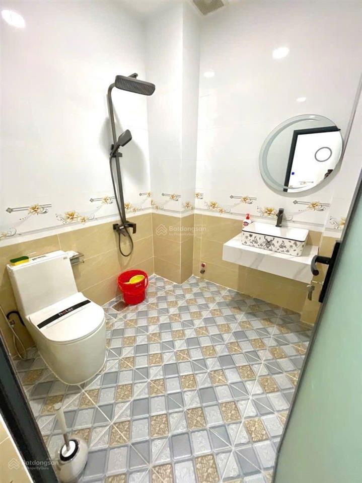 Nhà mt 3 tầng mới xây, rất đẹp, 3.5m x 20m, 2pn, 3wc, mặt tiền an dương vương, kinh doanh buôn bán