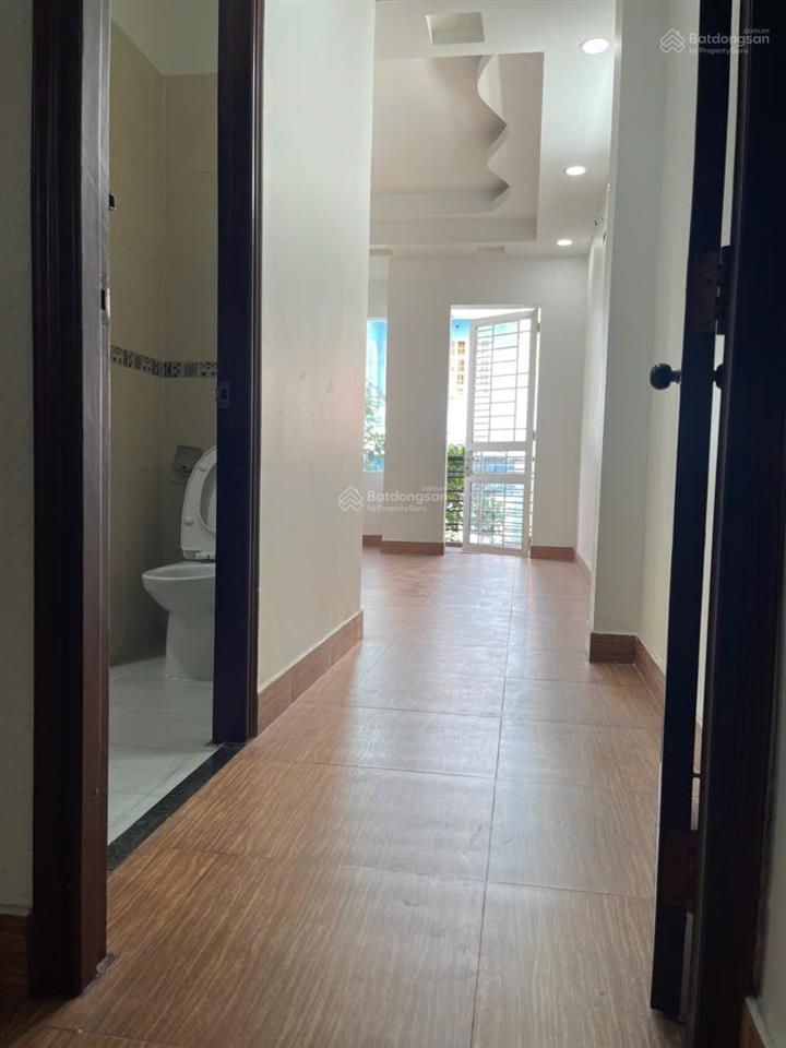 Nhà 6 tầng đúc, mới đẹp, 4m x 20m, 6pn, 5wc, 2 chiếc ôtô đậu trong nhà, mt đường 12m c/x phú lâm b