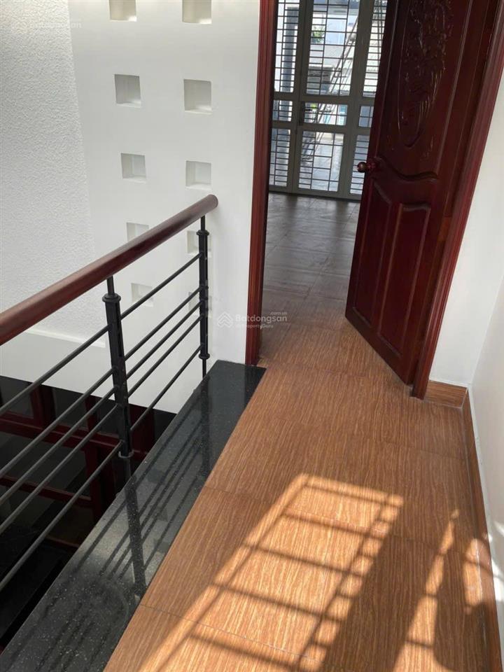 Nhà 6 tầng đúc, mới đẹp, 4m x 20m, 6pn, 5wc, 2 chiếc ôtô đậu trong nhà, mt đường 12m c/x phú lâm b