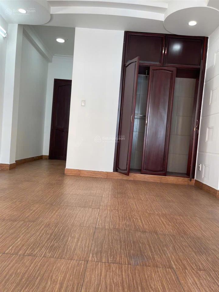 Nhà 6 tầng đúc, mới đẹp, 4m x 20m, 6pn, 5wc, 2 chiếc ôtô đậu trong nhà, mt đường 12m c/x phú lâm b