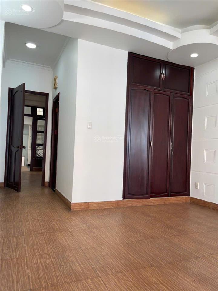 Nhà 6 tầng đúc, mới đẹp, 4m x 20m, 6pn, 5wc, 2 chiếc ôtô đậu trong nhà, mt đường 12m c/x phú lâm b