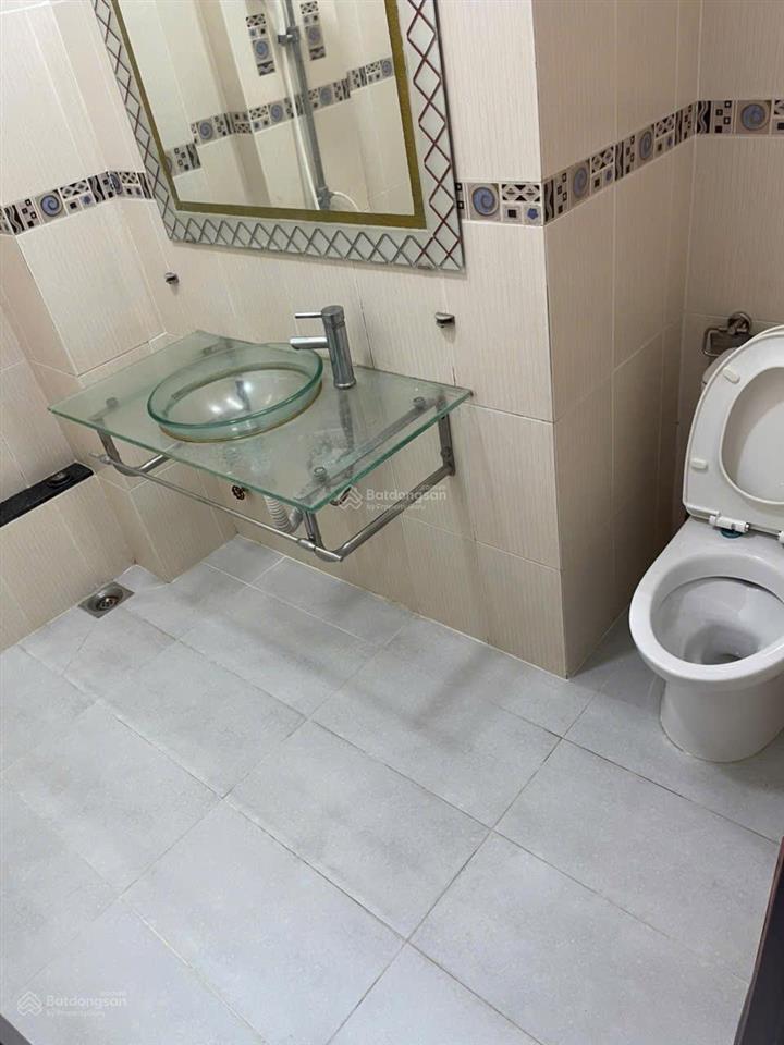 Nhà 6 tầng đúc, mới đẹp, 4m x 20m, 6pn, 5wc, 2 chiếc ôtô đậu trong nhà, mt đường 12m c/x phú lâm b