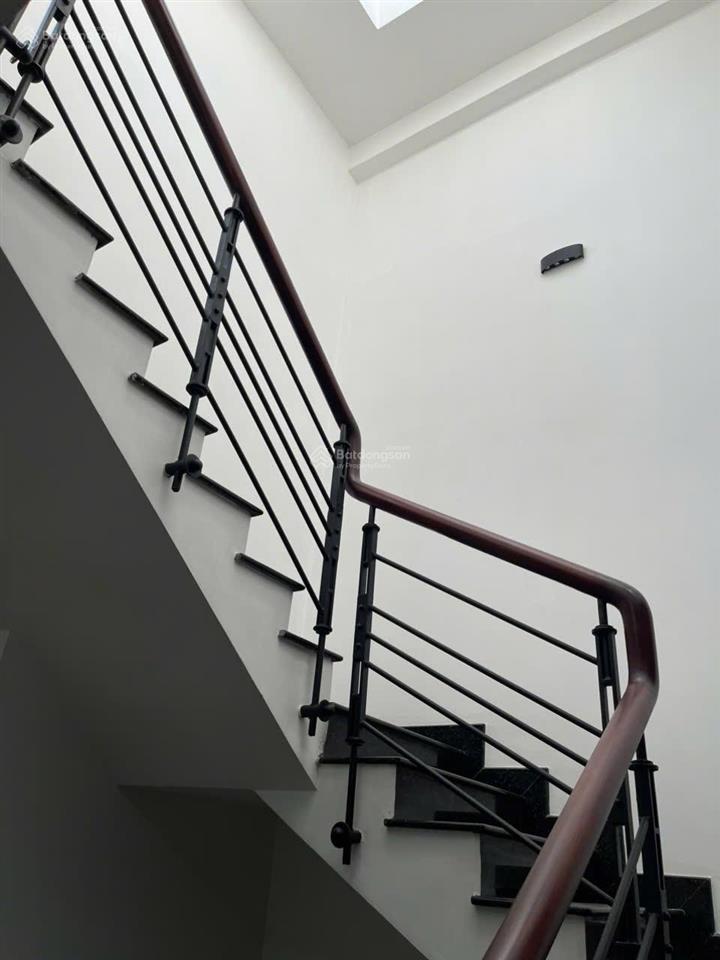 Nhà 6 tầng đúc, mới đẹp, 4m x 20m, 6pn, 5wc, 2 chiếc ôtô đậu trong nhà, mt đường 12m c/x phú lâm b