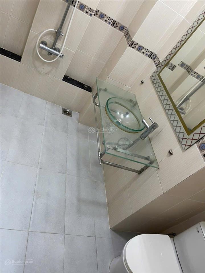 Nhà 6 tầng đúc, mới đẹp, 4m x 20m, 6pn, 5wc, 2 chiếc ôtô đậu trong nhà, mt đường 12m c/x phú lâm b
