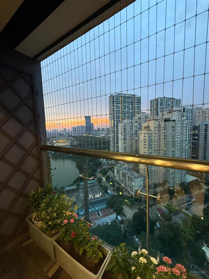 Không có nhu cầu sử dụng tôi nhượng lại căn hộ 3pn hướng mát đẹp trinity tower.  0926 397 ***