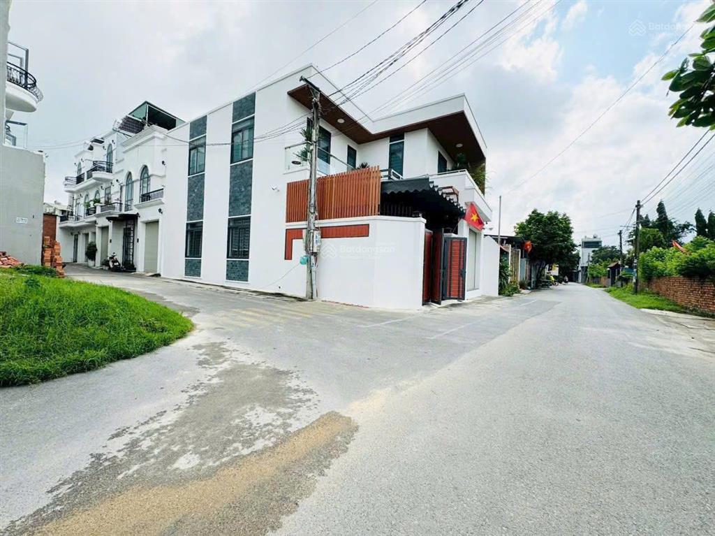 Gia đình bán lô đất 102m2 góc 2 mặt tiềngần công an phường tân triềumặt tiền chính buôn bán được