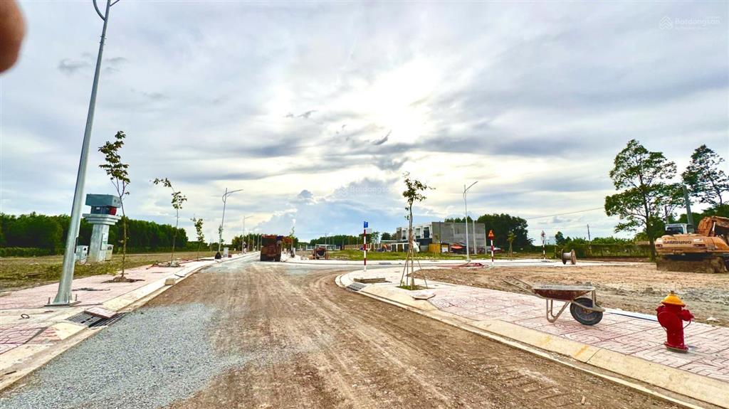 Đất mặt tiền hương lộ 9, phường tân triều, mới ra sổ  giá gốc đầu tư  trả trước chỉ từ 300 triệu