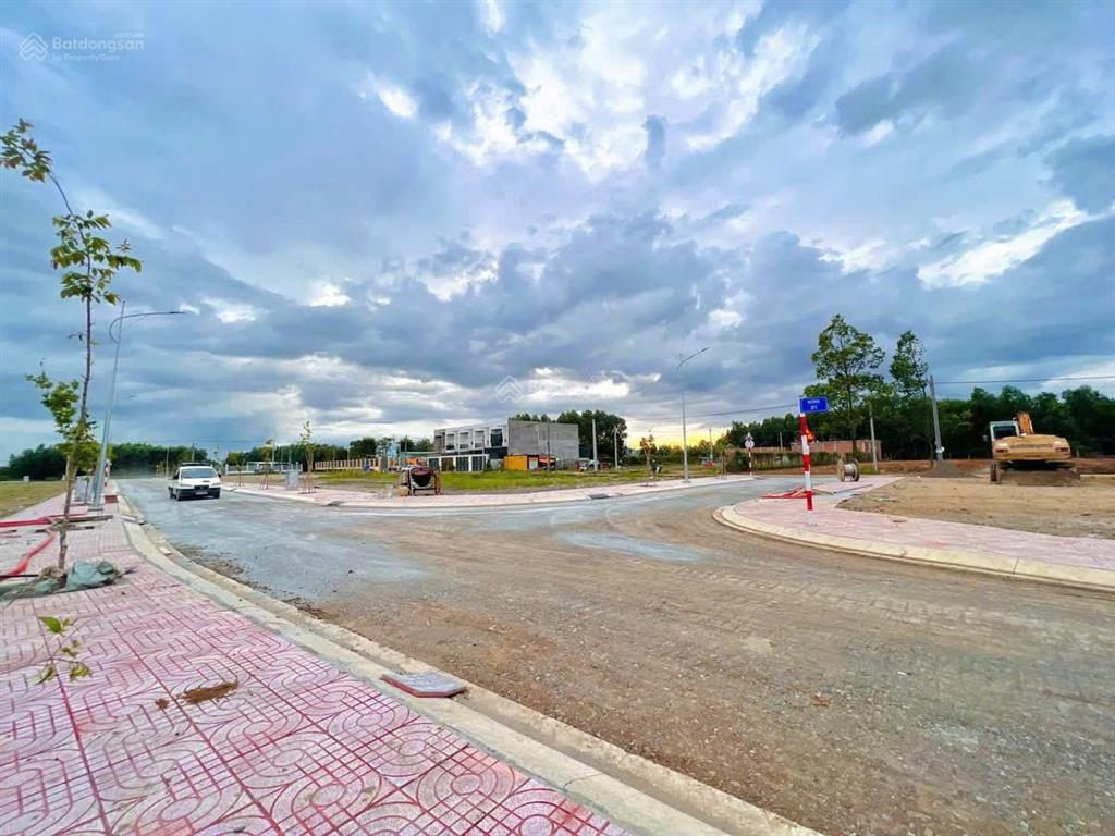 Đất mặt tiền hương lộ 9, phường tân triều, mới ra sổ  giá gốc đầu tư  trả trước chỉ từ 300 triệu