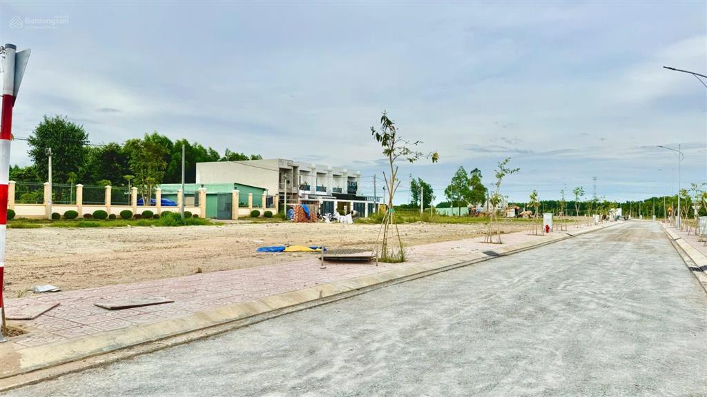 Đất mặt tiền hương lộ 9, phường tân triều, mới ra sổ  giá gốc đầu tư  trả trước chỉ từ 300 triệu