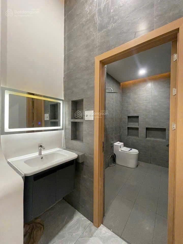 Ngay bửu long nhà cấp 4 mới full nội thất. vị trí gần trấn biên và bờ kè bửu long, trả trước 450tr