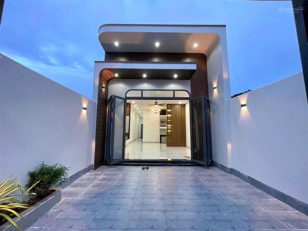 Ngay bửu long nhà cấp 4 mới full nội thất. vị trí gần trấn biên và bờ kè bửu long, trả trước 450tr
