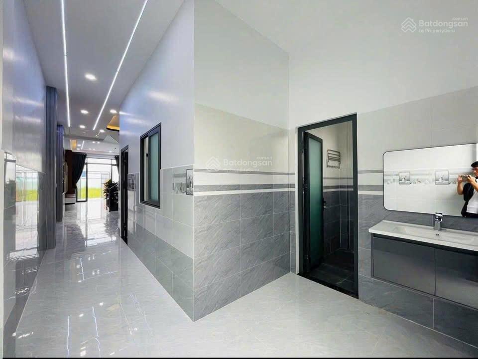 Bán nhà gần đường đồng khởi, gần cây xăng 75, nhà mới hoàn thiện full nội thất, trả trước chỉ 600tr