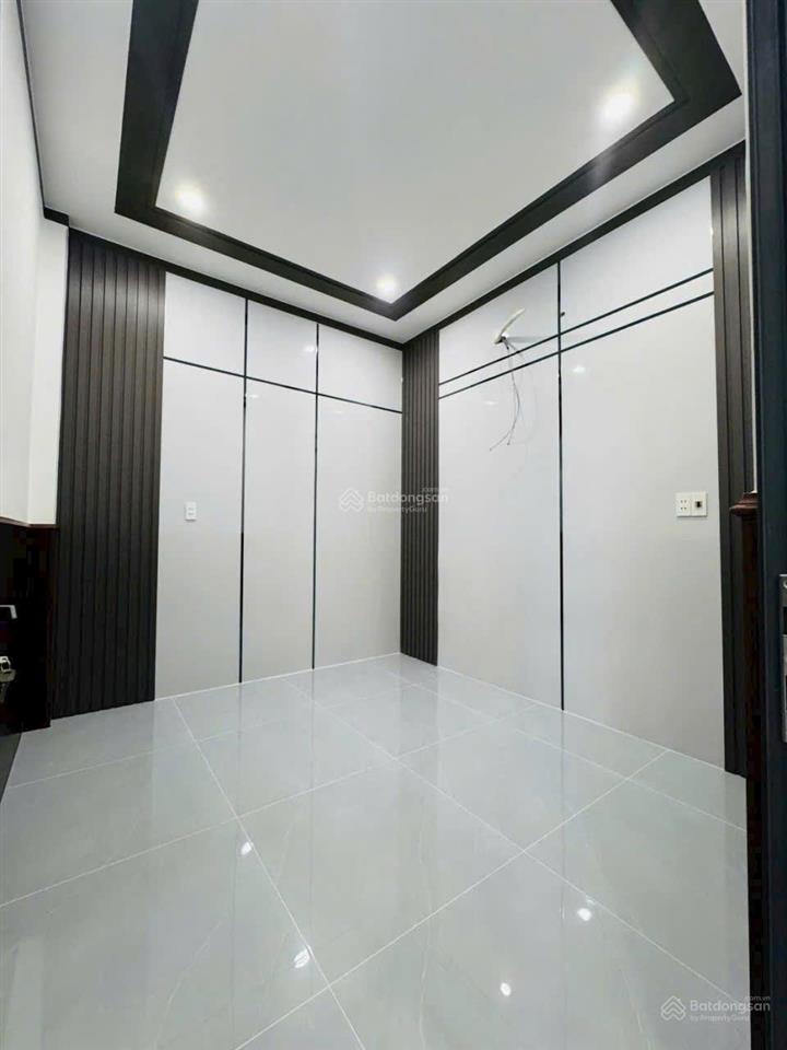 Nhà ngộp ngay ủy ban phường tân triều, chủ giảm mạnh 200 triệu. trả trước 300 triệu
