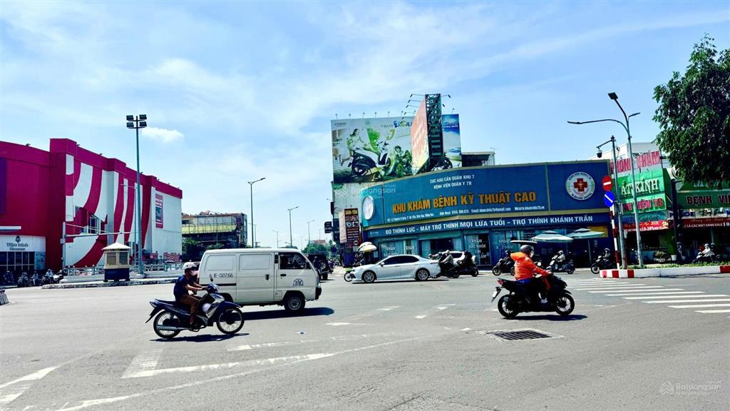 Đất nền mới ra sổ ngay gần cây xăng 75 quân đội cách big c tân phong 2km, đường đồng khởi chỉ 500m