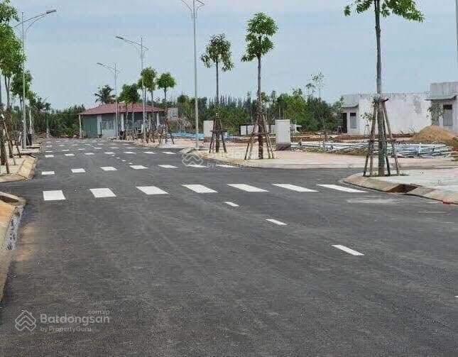 Đất nền mới ra sổ ngay gần cây xăng 75 quân đội cách big c tân phong 2km, đường đồng khởi chỉ 500m