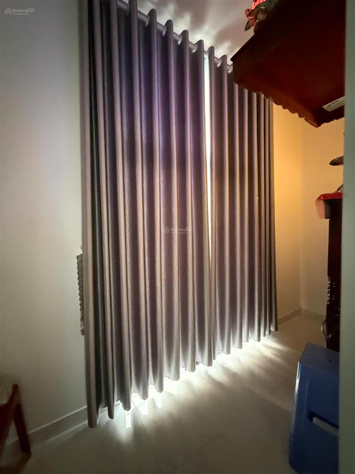 Gia đình về quê bán lại căn tân cổ điển 2 lầu mới ở 1 nămngay khu dân cư bửu long. trả trước 700tr