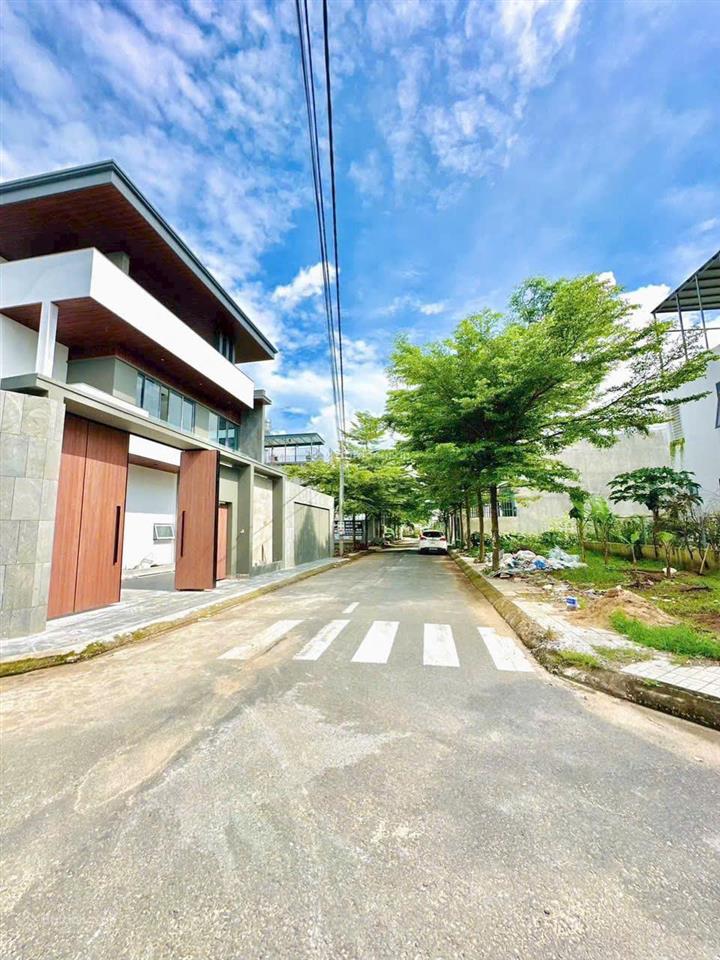 Gia đình về quê bán lại căn tân cổ điển 2 lầu mới ở 1 nămngay khu dân cư bửu long. trả trước 700tr