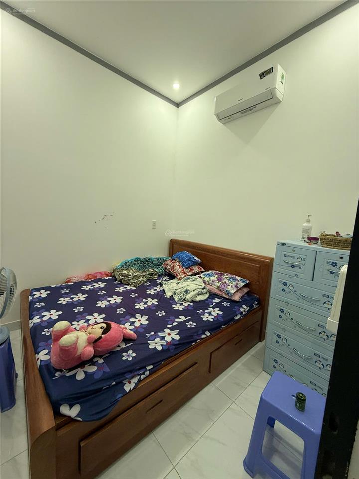 Gia đình về quê bán lại căn tân cổ điển 2 lầu mới ở 1 nămngay khu dân cư bửu long. trả trước 700tr