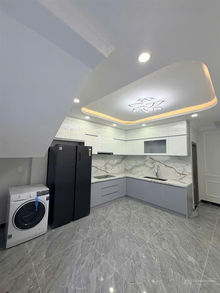 Bán nhà mới đẹp 5 tầng hxh nguyễn thị huỳnh, 49m2 giá chỉ 11,9 tỷ.