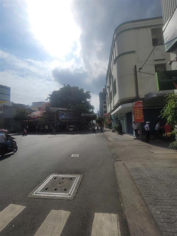 60tr  6x18  105m2  cho thuê nguyên căn nhà mặt tiền hồ hảo hớn quận 1 (p.cầu ông lãnh)