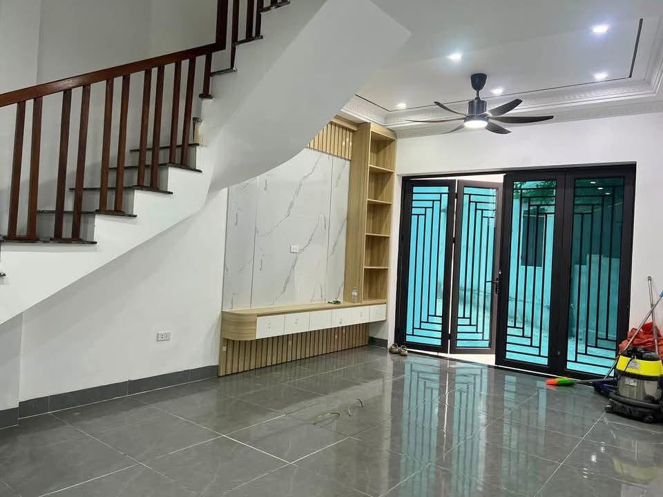 Chủ cần bán Nhà đẹp 3 tầng chỉ việc sách va li về ở công năng sử dụng đầy đủ: 0828218468 