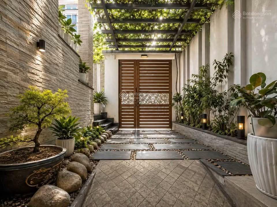Giảm 2 tỷ! căn góc hẻm xe hơi hoàng hoa thám, 70m2, ngang 7m, 5 tầng, 6pn. pháp lý chuẩn
