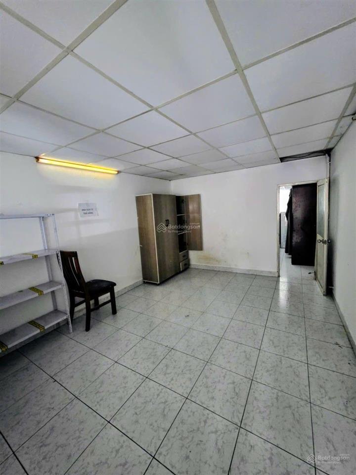 Nhà 2 tầng cũ hẻm xe hơi 8m văn chung, gần ga t3, 75m2, sổ vuông. tiện xây mới ở hoặc làm chdv