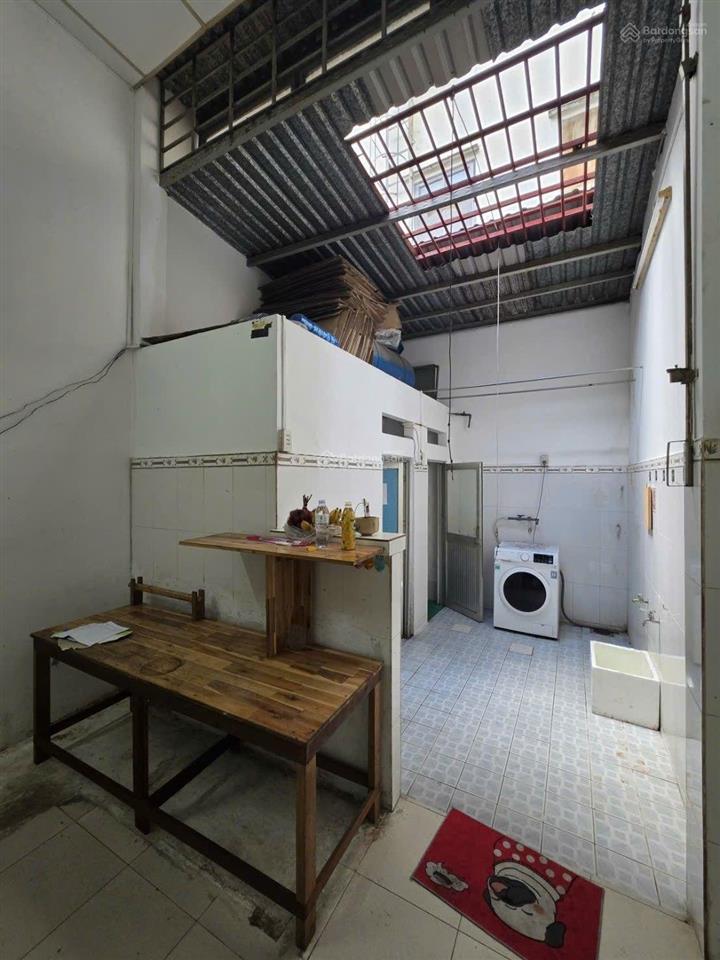 Nhà 2 tầng cũ hẻm xe hơi 8m văn chung, gần ga t3, 75m2, sổ vuông. tiện xây mới ở hoặc làm chdv